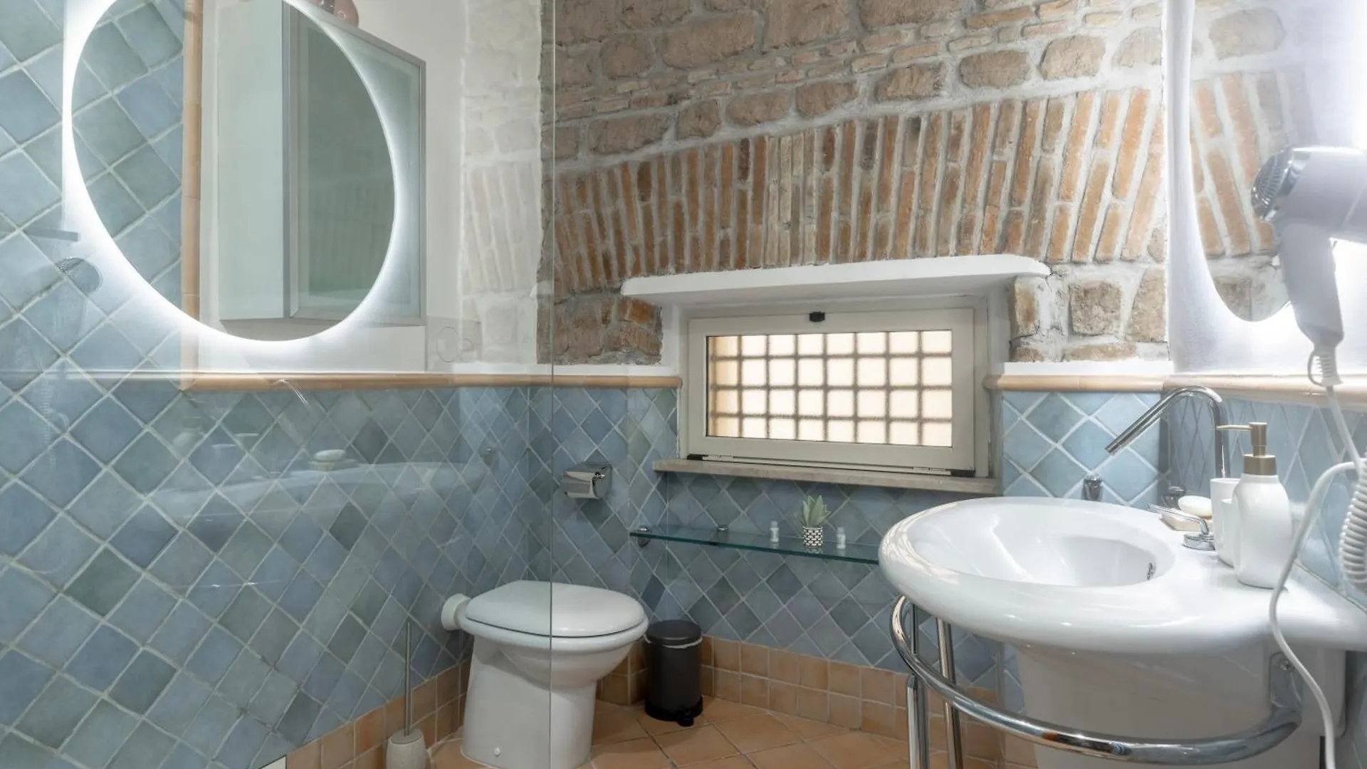 Colosseum Superior Suites Rome 0*,  Italy